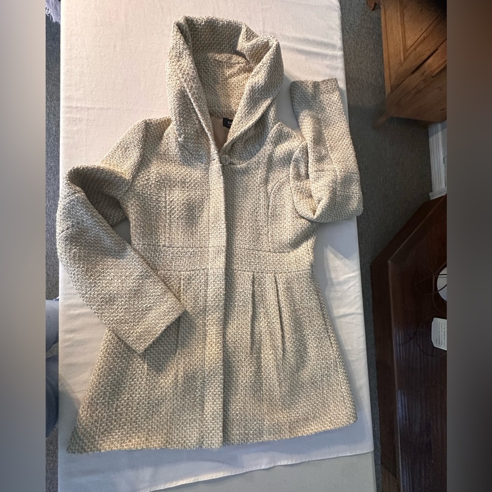Coffeeshop Brand Tan & Cream Knit Fitted Coat Size Large w/Hood. - Picture 8 of 14